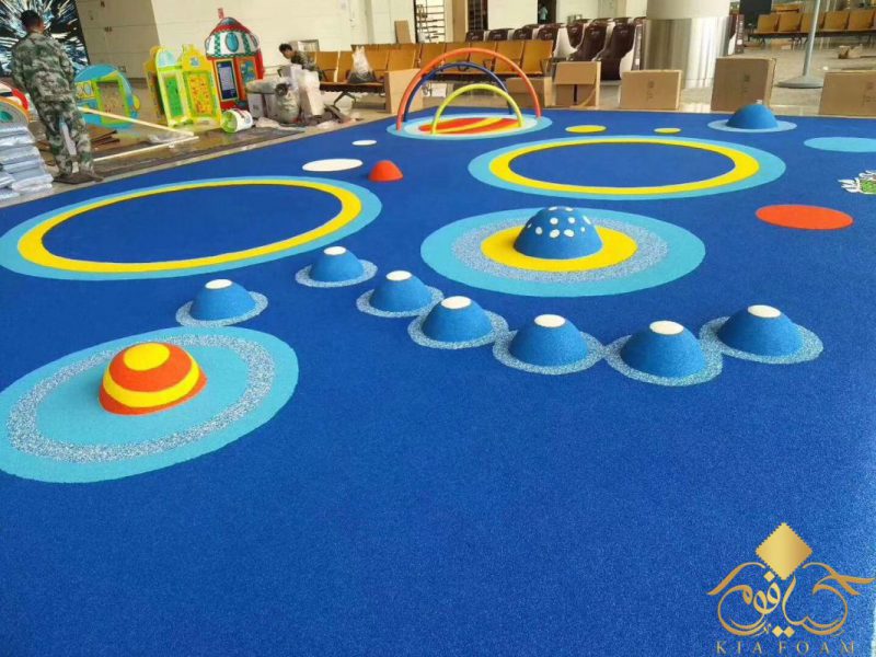 تفاوت کفپوش تایلی با گرانولی رولی 2 تفاوت کفپوش تایلی و گرانولی رولی