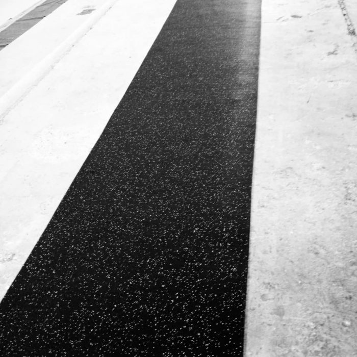 کفپوش گرانولی رولی در اصفهان